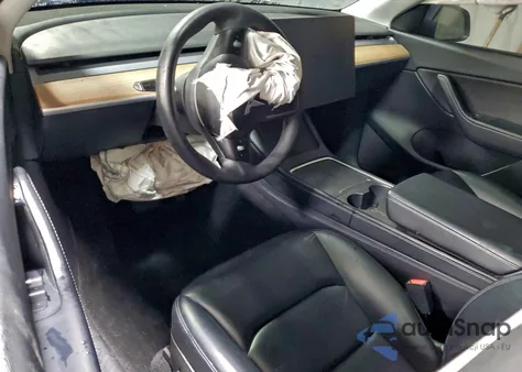 2021 Tesla Model Y z USA, uszkodzony, nr VIN 5YJYGDEE5MF183266